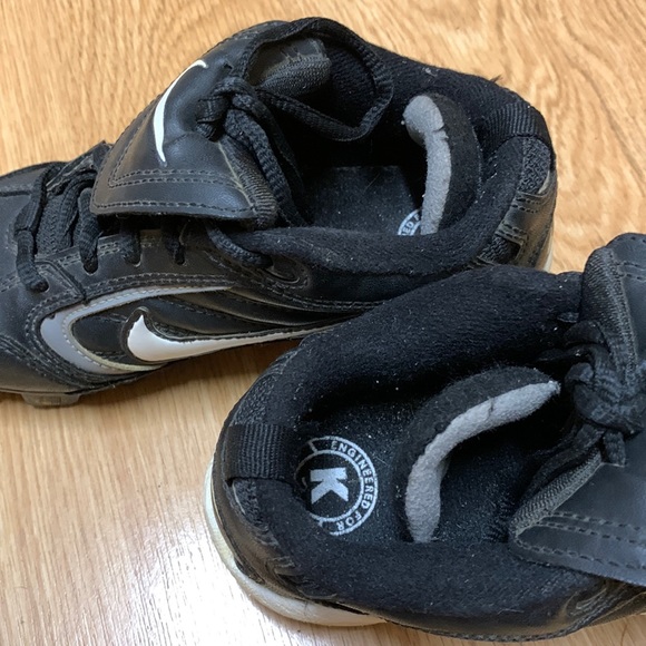Nike Boys Cleats
Black - Size 1Y
Expand Tech - Picture 9 of 11